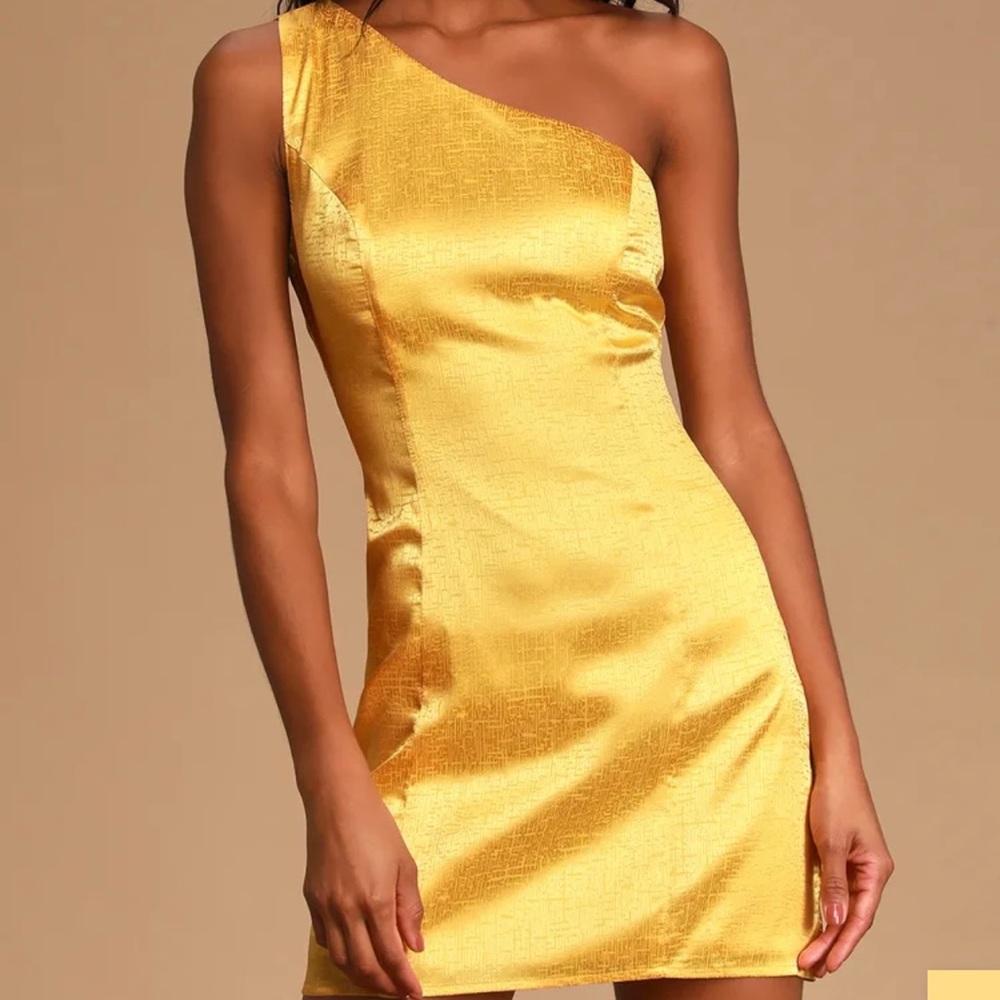 One-shoulder Satin mini. BF!